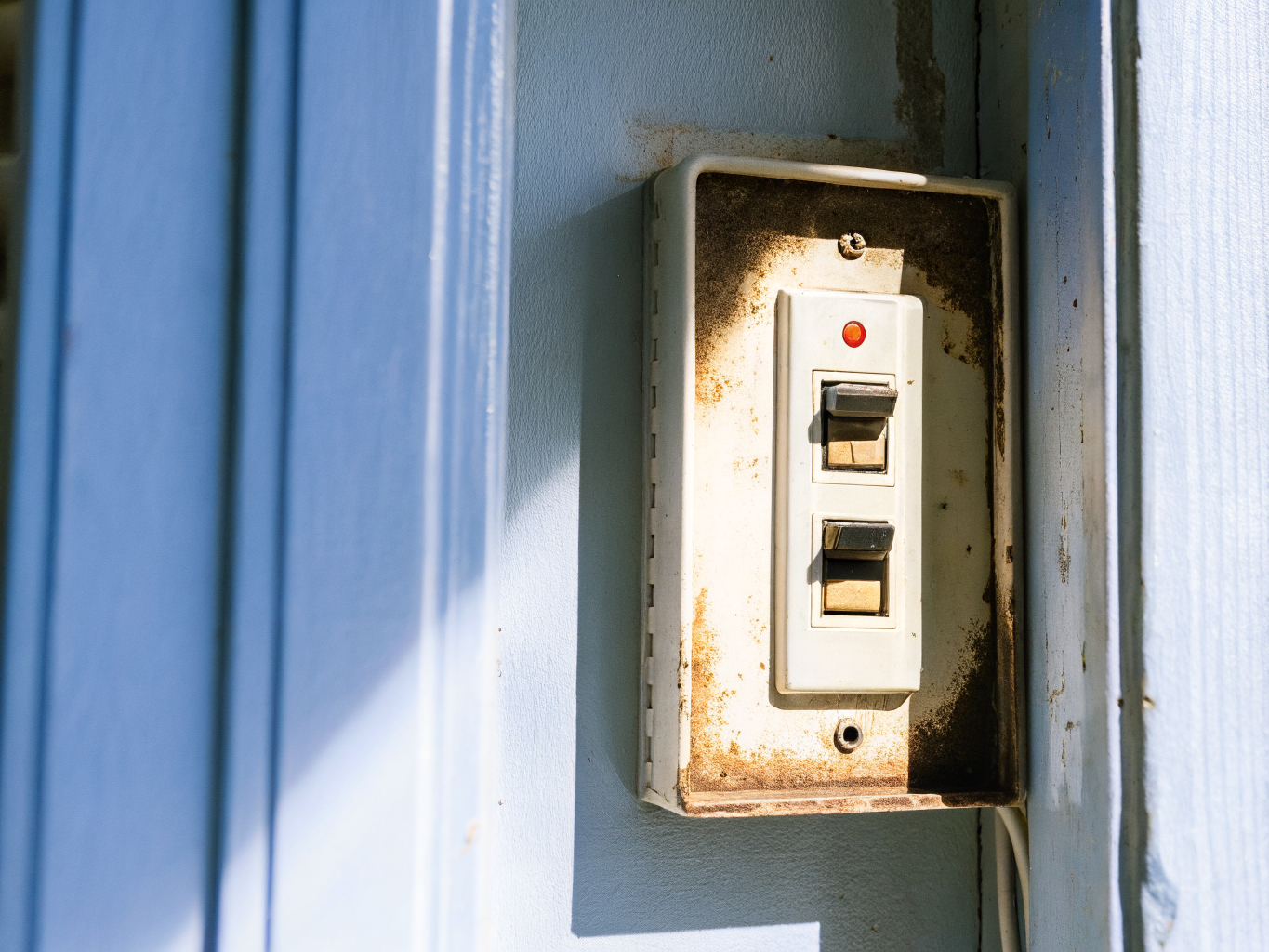 Crowded electrical panel with no open breaker slots in a South Orange County home
