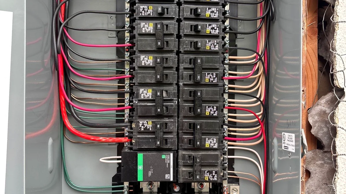 Clean 200 amp panel upgrade wiring